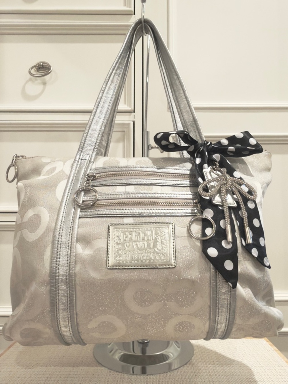 🤍🩶 SOLD - Coach Poppy Signature C Optic Glam White & Silver Tote Bag